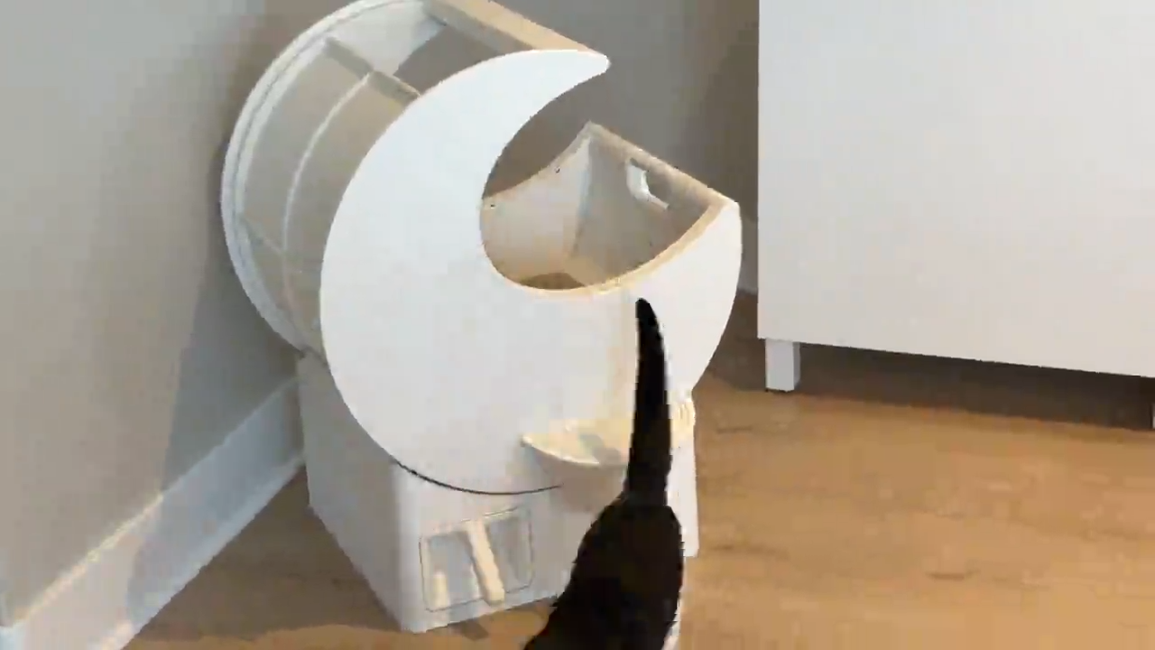 Moonbox™ Self-Cleaning Cat Litter Box – No Scooping, No Electricity Required