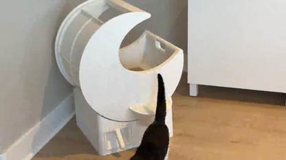 Moonbox™ Self-Cleaning Cat Litter Box – No Scooping, No Electricity Required